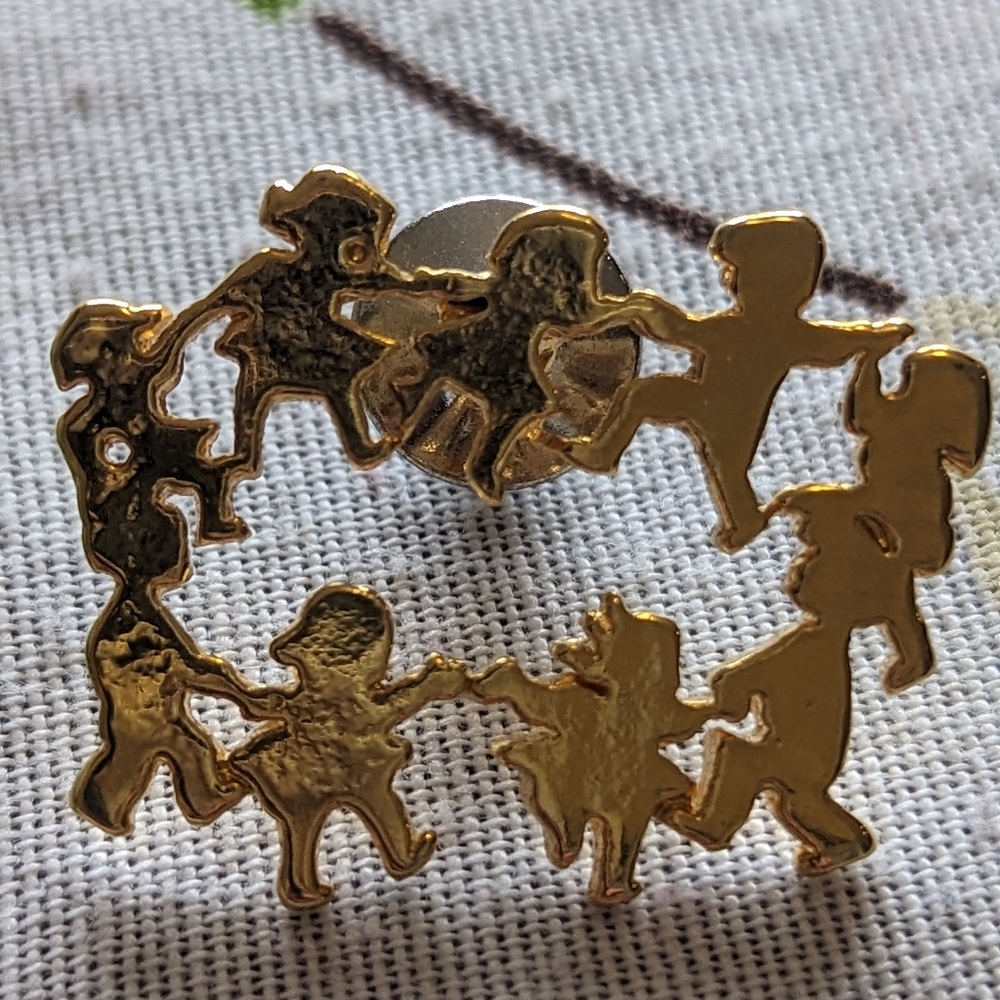 Vintage Ring around the Rosie gold tone pin